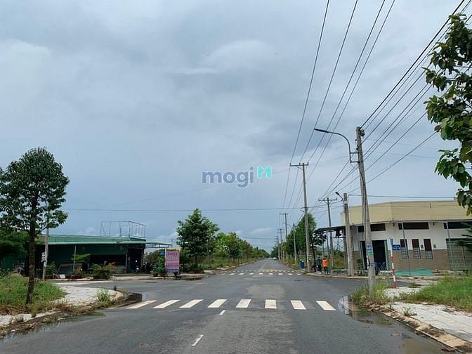 Hình ảnh Chủ cần ra gấp lô đất 100m2 SHR full thổ Đức Hòa 850 triệu