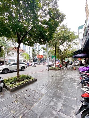 Hình ảnh Cho thuê cửa hàng mặt phố Bà Triệu