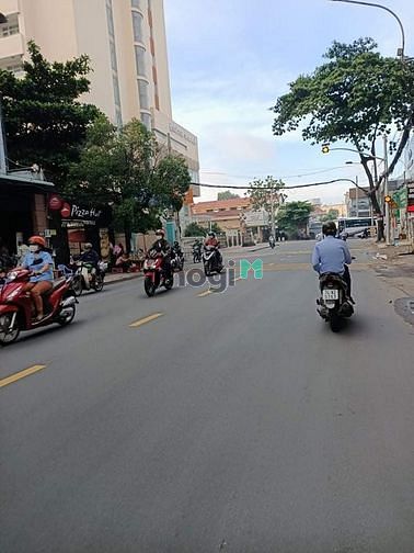 Hình ảnh Mặt phố Hoàng Văn Thụ ! 2 mặt phố ! vỉa hè 5m. HĐ 70tr/th