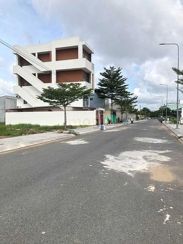 Hình ảnh Lô biệt thự 10x20m MT Tỉnh lộ 10 gần chợ Bà hom mới,SHR