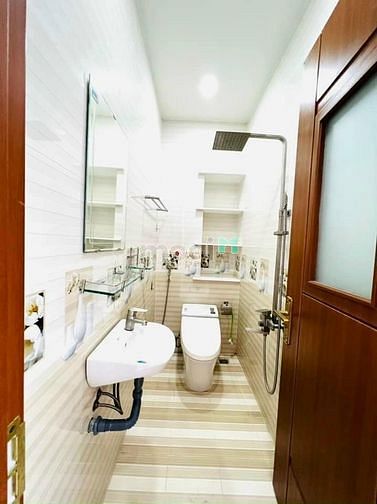 Hình ảnh Chủ nhà cần bán gấp Nhà Hoàng Hoa Thám, Phường 7, Quận Bình Thạnh