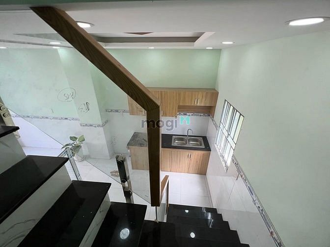 Hình ảnh Cần Vốn Bán Nhà HXH đ.Minh Phụng quận 11 SHR