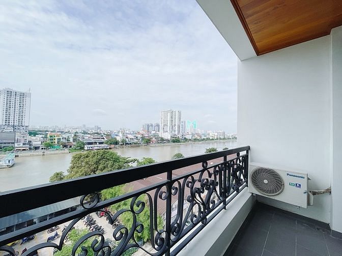 Hình ảnh Căn Hộ 1PN Balcony View Sông _ Vị Trí Đẹp _ 55m2 _ Hầm Xe Rộng