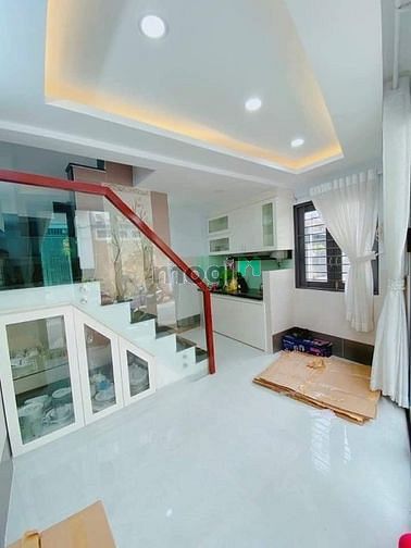 Hình ảnh Bán Nhà 2 Tầng Đ.CMT8 Q.3 Sổ Hồng Riêng