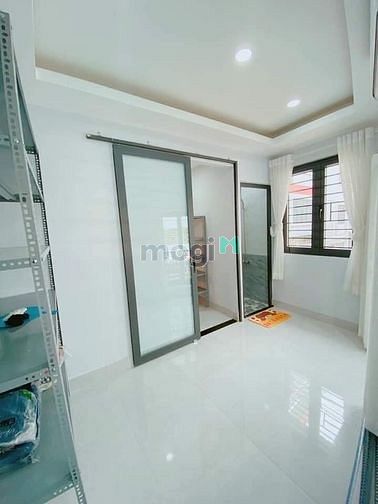 Hình ảnh Bán Nhà 2 Tầng Đ.CMT8 Q.3 Sổ Hồng Riêng