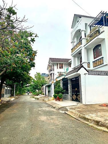 Hình ảnh Lô đất khu biệt thự Lê Thin Riêng, đường 8 mét, 72m2, giá 3.9 tỷ