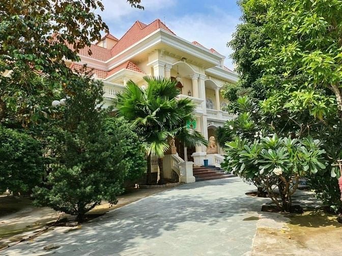 Hình ảnh Dinh thự dát vàng 1-0-2 phường Thảo Điền - Q.2, 1155m2 - 170 tỷ TL