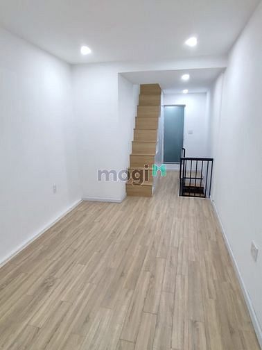 Hình ảnh Xuất cảnh bán gấp nhà 137/60 Bến Vân Đồn, Phường 6, Quận 4, 2,9m x9m