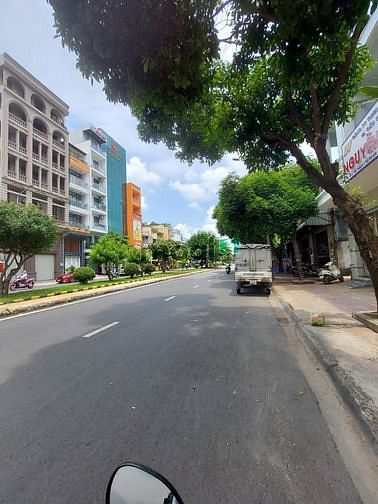 Hình ảnh Cho thuê MTKD nhà NC Lê Thúc Hoạch 2,5 Tấm 8x20m