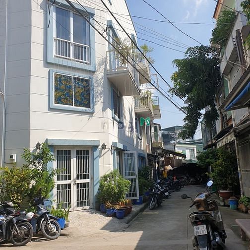 Hình ảnh Nhà 2 mặt hẻm 6m, 4 x12m, 4 tầng chỉ 4,5 tỷ.