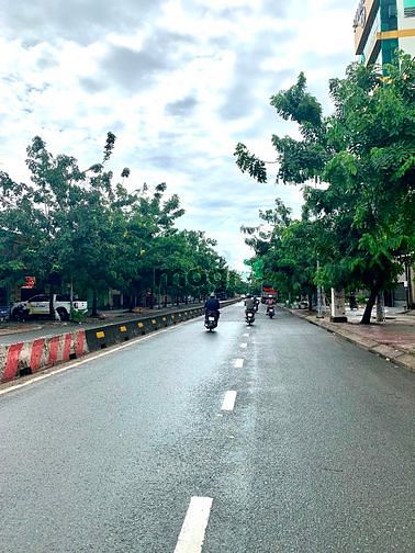 Hình ảnh Bán lô đất MTKD 30M, Lê Thị Riêng, ngang 5m, DT 100m2, gần UBND Q.12
