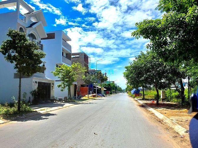 Hình ảnh Bán một số vị trí Đất Nền khu vực phía Tây Sài Gòn