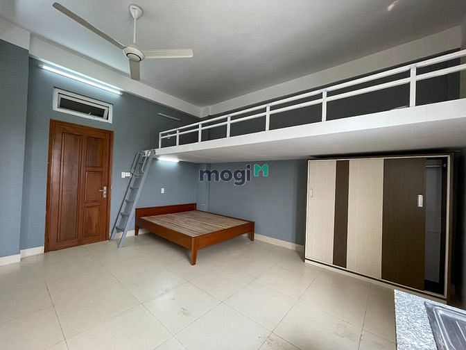 Hình ảnh studio đầy đủ tiện nghi có ban công thoáng mát, nội thất mới 100%