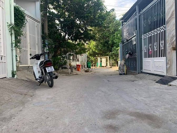 Hình ảnh Bán nhà trệt lửng đường 102 Lã Xuân Oai _ P.TNPA , Quận 9
