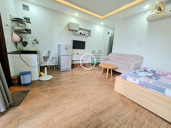Hình ảnh FULL nội thất+có ban công+cửa sổ phòng THOÁNG MÁT