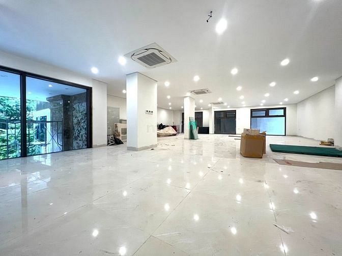 Hình ảnh Cho thuê nhà phố ĐỘI CẤN, DT 150m2x2 tầng, MT 8m, Giá 80tr