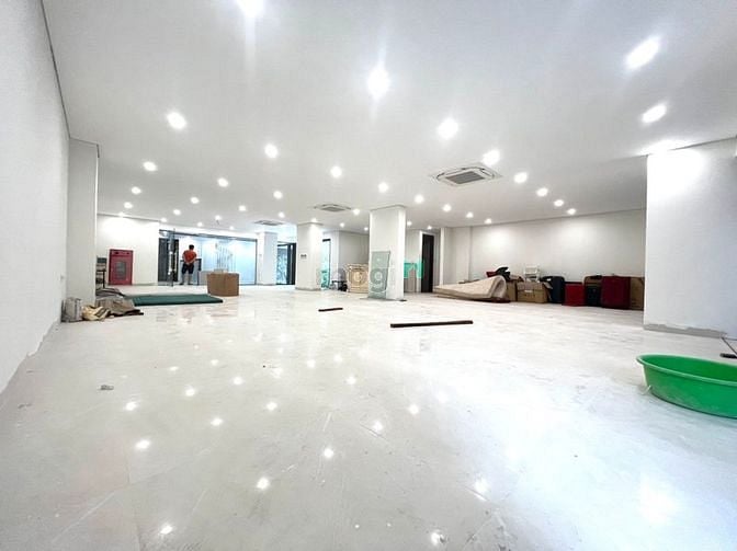 Hình ảnh Cho thuê nhà phố ĐỘI CẤN, DT 150m2x2 tầng, MT 8m, Giá 80tr