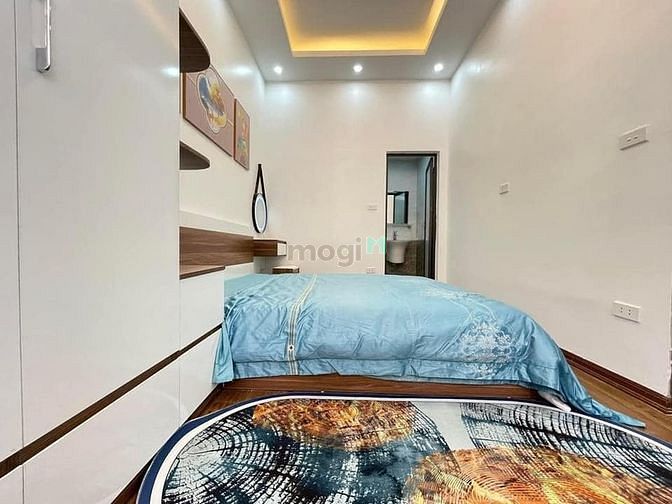 Hình ảnh Hoàng Quốc Việt- Cầu Giấy- Hoạt động sầm uất