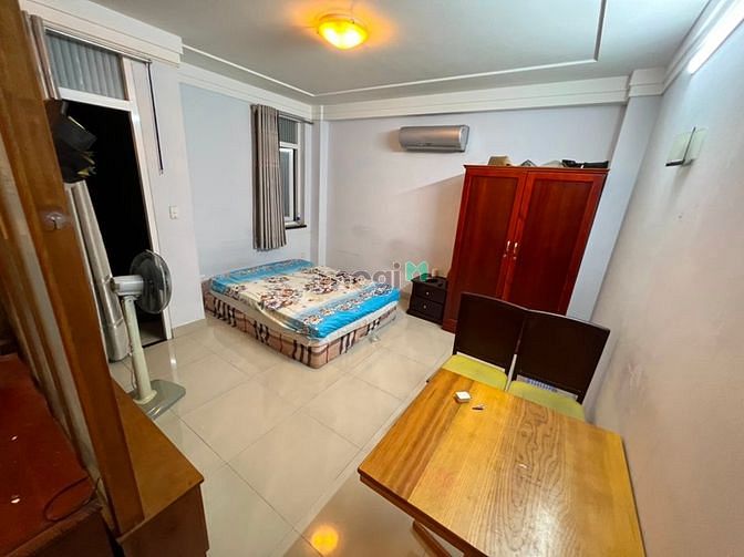 Hình ảnh 1 phòng ngủ riêng, có ban công, full nội thất