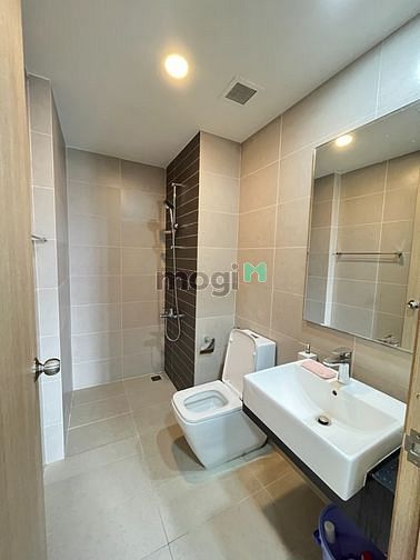 Hình ảnh Cho Thuê 65m2, 2PN, 2WC View Q1, Nhà RÈM, Máy Lạnh Gía 14tr City View