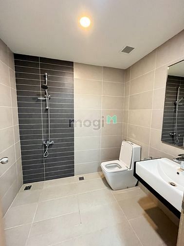 Hình ảnh Cho Thuê 65m2, 2PN, 2WC View Q1, Nhà RÈM, Máy Lạnh Gía 14tr City View
