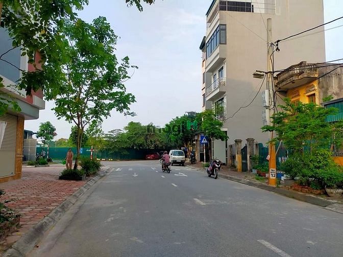 Hình ảnh Bán đất phố Nguyễn Văn Linh(ng thời trung), Long Biên 138 6,3