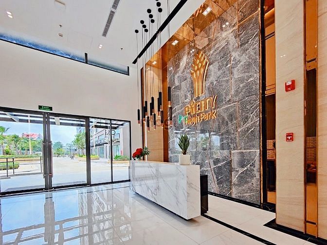 Hình ảnh Cho thuê ch 2pn 66m2 view hồ bơi Picity Q12, 8tr