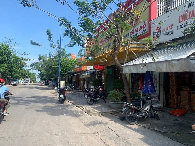 Hình ảnh Đi định cư bán 304m2 đất. Full thổ.Gần trường học và siêu thị.SHR