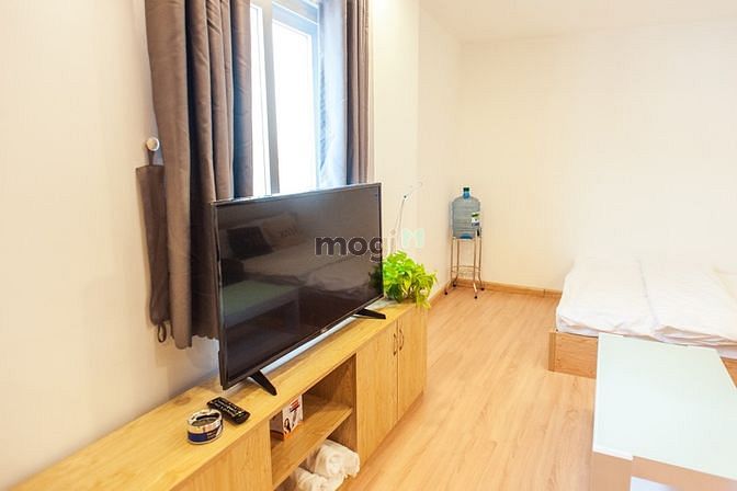 Hình ảnh Studio có cửa sổ lớn_ngay cầu Khánh Hội_ Q1_Q7