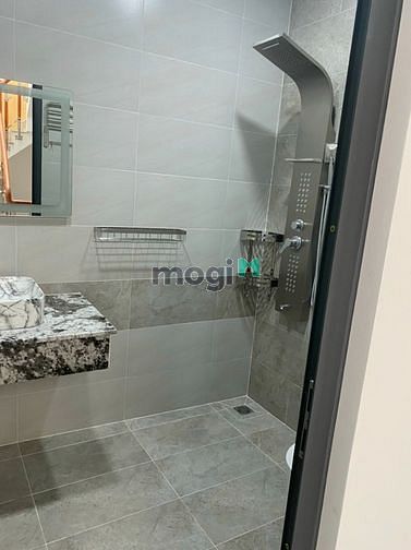 Hình ảnh BÁN căn nhà 1 trệt 3 lầu. SHR. Quận Bình Tân