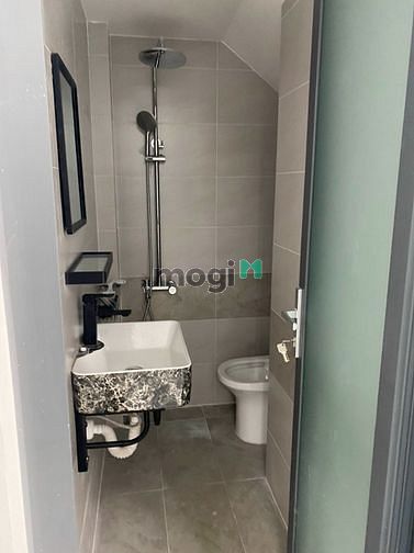 Hình ảnh BÁN căn nhà 1 trệt 3 lầu. SHR. Quận Bình Tân