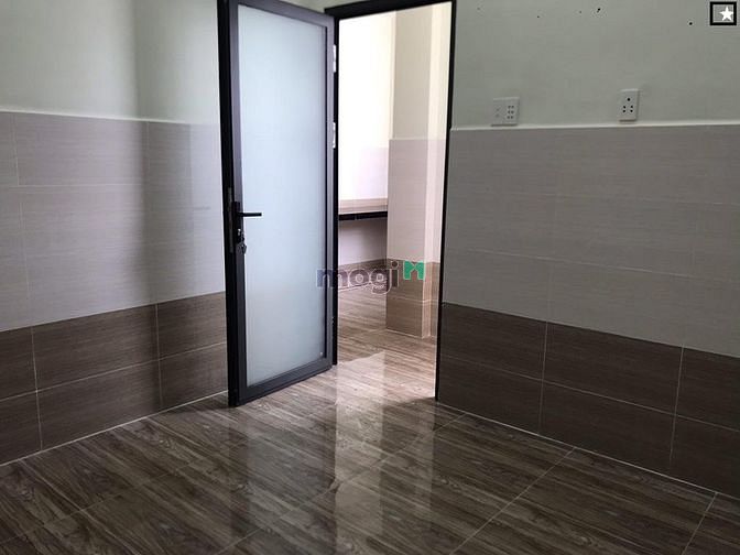 Hình ảnh Phòng cao cấp Ngay Aeon,30m2_thang máy_WC_mới_22m2