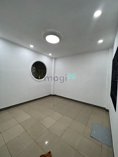 Hình ảnh Cho thuê nhà Nc Mt lê văn sỹ quận 3 ngay chợ