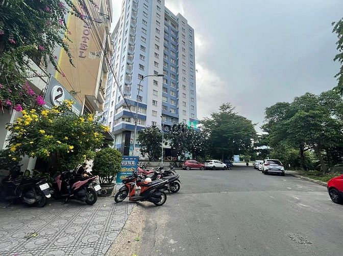 Hình ảnh Biệt thự Phan Văn Trị, 210m2, 4 tầng ngang 7m nội thất cao cấp, 26 tỷ