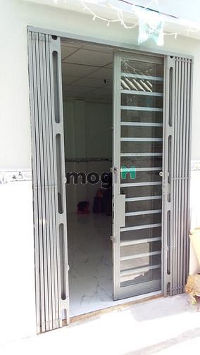 Hình ảnh Nhà cho thuê hẻm 670 cách MT Đoàn Văn Bơ chỉ 30m