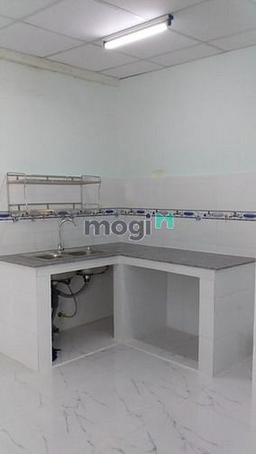 Hình ảnh Nhà cho thuê hẻm 670 cách MT Đoàn Văn Bơ chỉ 30m