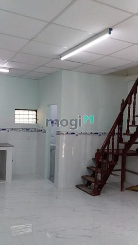Hình ảnh Nhà cho thuê hẻm 670 cách MT Đoàn Văn Bơ chỉ 30m