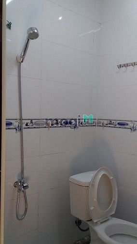 Hình ảnh Nhà cho thuê hẻm 670 cách MT Đoàn Văn Bơ chỉ 30m