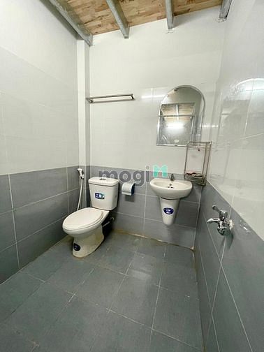 Hình ảnh Phòng gác quận 9 mới xây - có máy lạnh