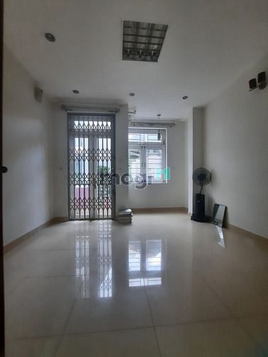 Hình ảnh Cho thuê hẻm xe hơi Lý Thường Kiệt 8pn 5wc P14 Q10