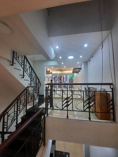 Hình ảnh Cho thuê hẻm xe hơi Lý Thường Kiệt 8pn 5wc P14 Q10