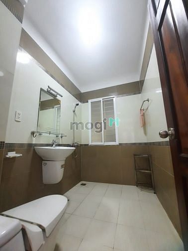 Hình ảnh Cho thuê hẻm xe hơi Lý Thường Kiệt 8pn 5wc P14 Q10
