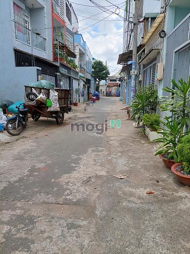 Hình ảnh Bán Nhà Hẻm Xe Hơi Bình Tân 40m2 Chỉ 3.x Tỷ