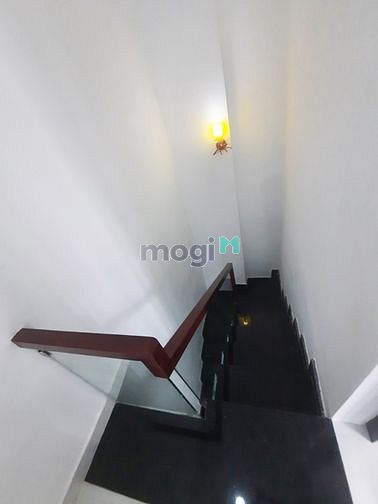 Hình ảnh Cho thuê nhà hẻm xe hơi Trần Phú 2pn 2wc Q5