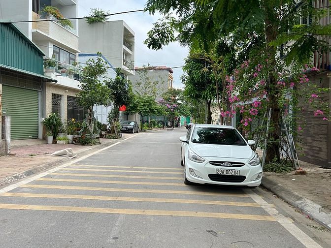 Hình ảnh Cần tiền xây nhà gia đình bán khẩn cấp 50m2 đất thổ cư mặt đường