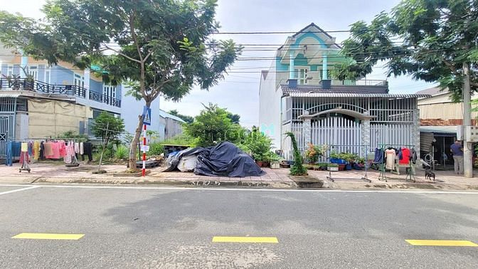 Hình ảnh Đất Đẹp Ngang 7.5m Sổ Riêng Đường 20m Khu Dân Cư Châu Thới, TP Dĩ An