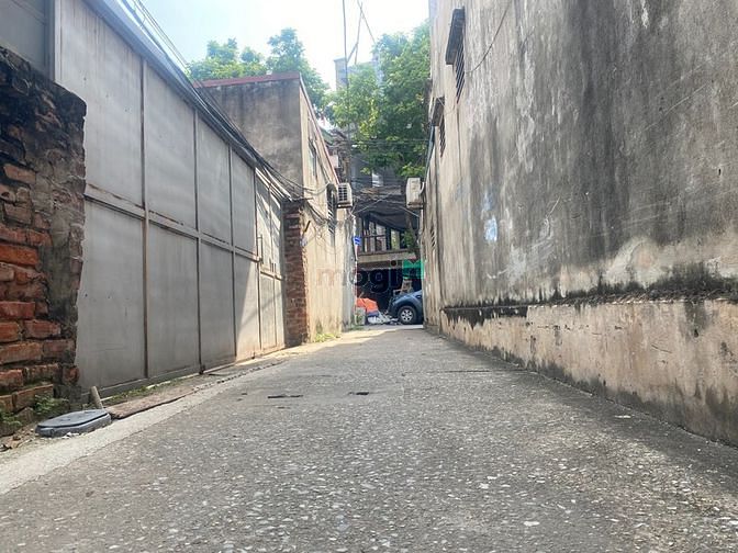 Hình ảnh Bán 49m đất Thạch Bàn, mặt tiền 4.7m nở hậu, 20m ra mặt đường Cổ Linh