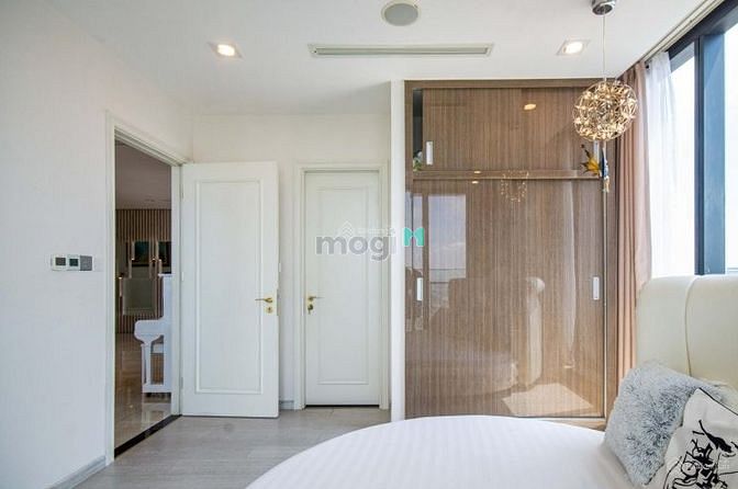 Hình ảnh Bán nhà MT Lê Thị Bạch Cát, P13, Q11.