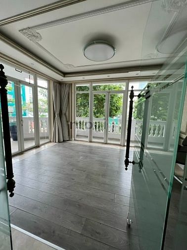 Hình ảnh Cho Thuê Biệt Thự Góc 2MT KDC SADECO Ven Sông Tân Phong Quận 7