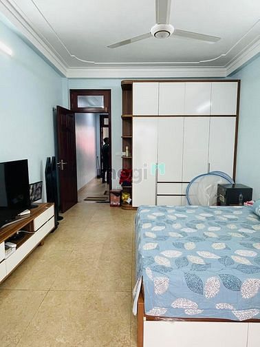 Hình ảnh Cho thuê nhà Hào Nam, DT Rộng hơn 60m